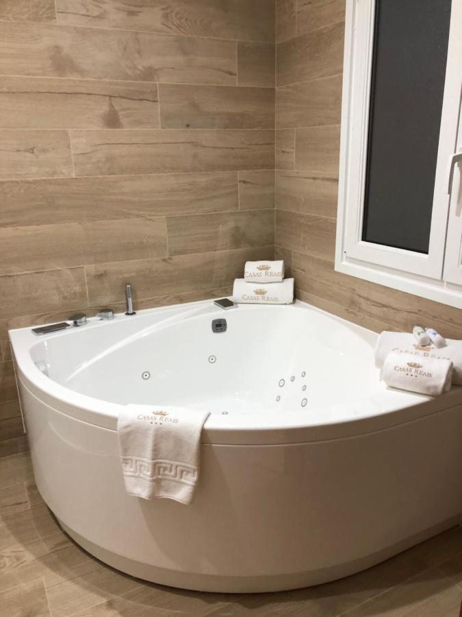 Luxury Apartment With Jacuzzi Сантьяго-де-Компостела Экстерьер фото